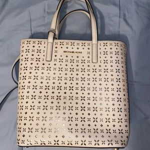 Micheal Kors Tote • Never been used